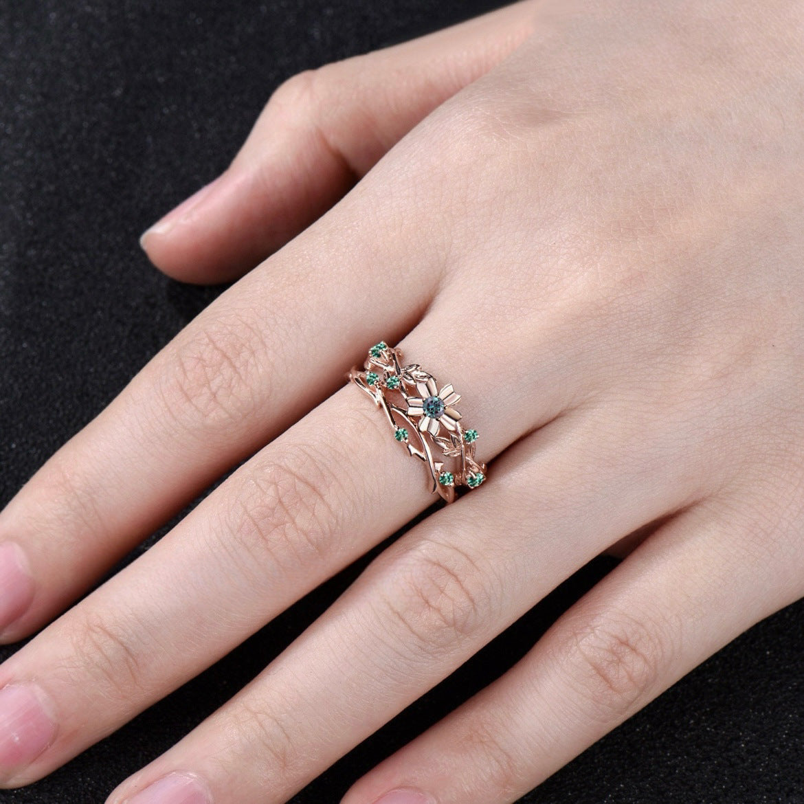 New Womens Ring With A Flower Design